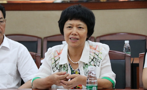 揭阳市原副市长林丽娇,揭阳东山中学领导莅临我会考察