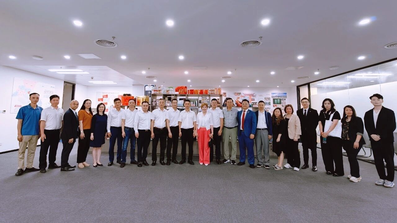 汇深港力量，探科创未来｜香港揭阳榕城商会到访南山联络处并参访高新技术企业